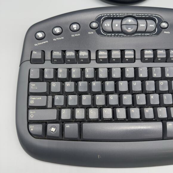 Microsoft Wireless Multimedia Keyboard 1.1 Model 1014 w Mouse Receiver - Picture 4 of 10